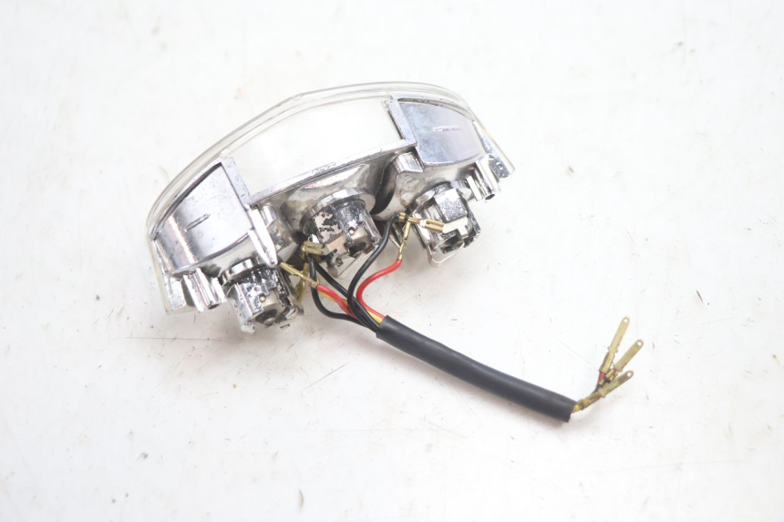 photo de LUZ TRASEIRA PEUGEOT LUDIX SNAKE 2T 50 (2004 - 2014) - Outro ângulo de visão
