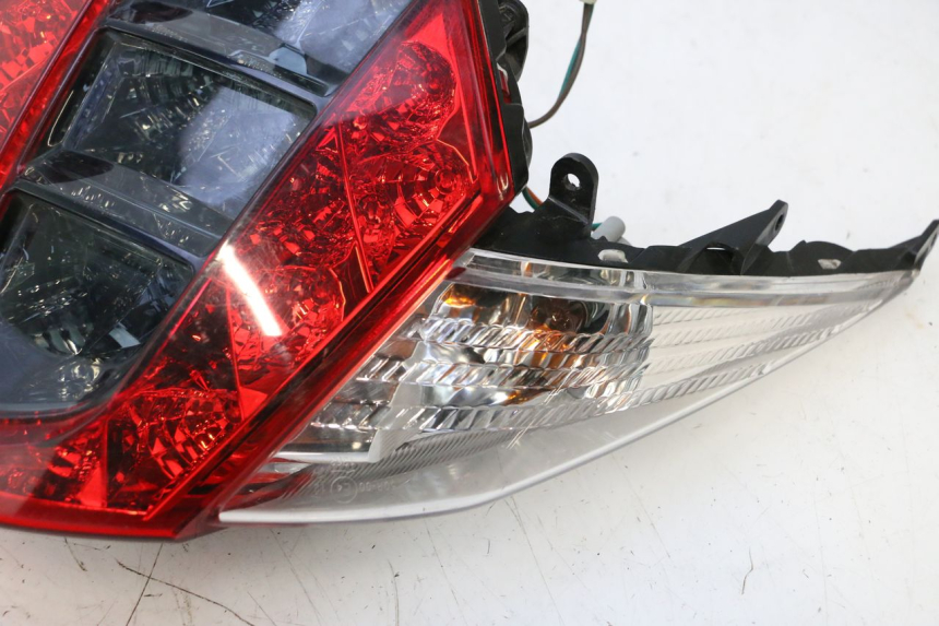 photo de LUZ TRASEIRA KYMCO MOVIE S 125 (2009 - 2018) - Ampliação técnica