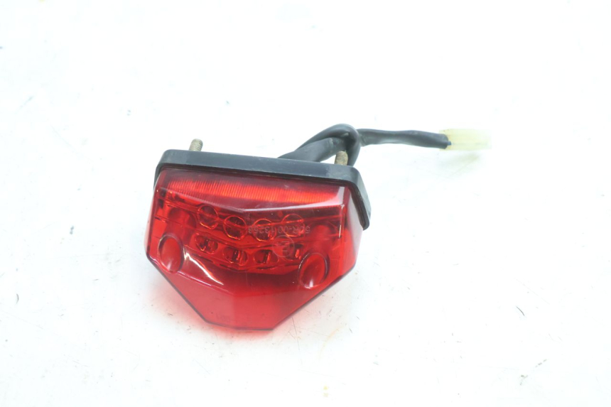 photo de LUZ TRASEIRA RIEJU MRT PRO SUPERMOTARD 50 (2007 - 2018) - Zoom do estado de desgaste