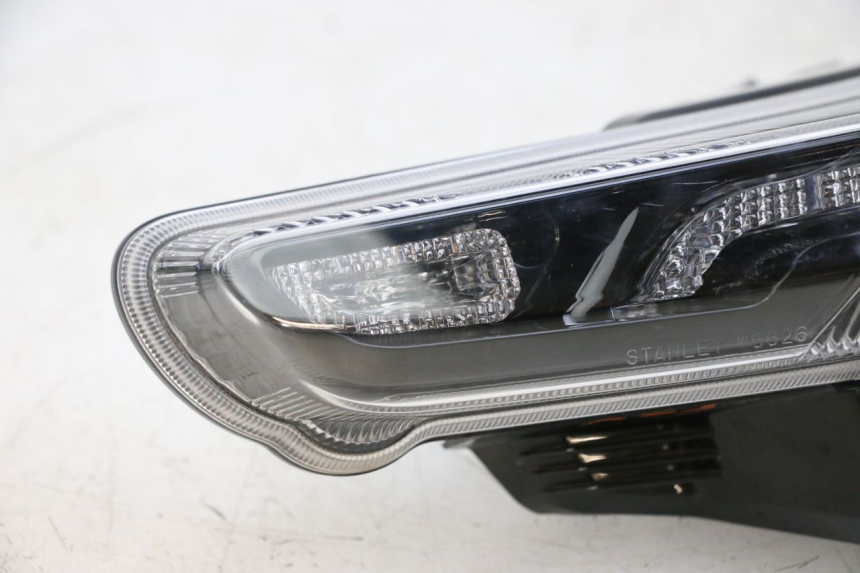photo de Luz traseira YAMAHA NEO'S CORE 1 (2022 - 2026) - Detalhes característicos