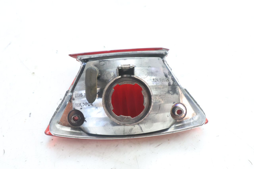 photo de Luz traseira PIAGGIO NEW TYPHOON 50 (2018 - 2021) - Pontos de fixação