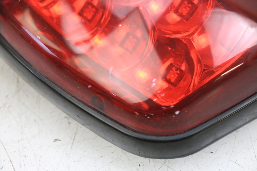 photo de Luz traseira JM MOTORS OLDIES GT 4T 50 (2018 - 2025) - Estado da superfície