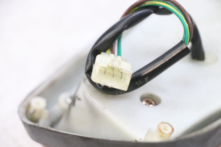 photo de Luz traseira JM MOTORS OLDIES GT 4T 50 (2018 - 2025) - Zoom do estado de desgaste
