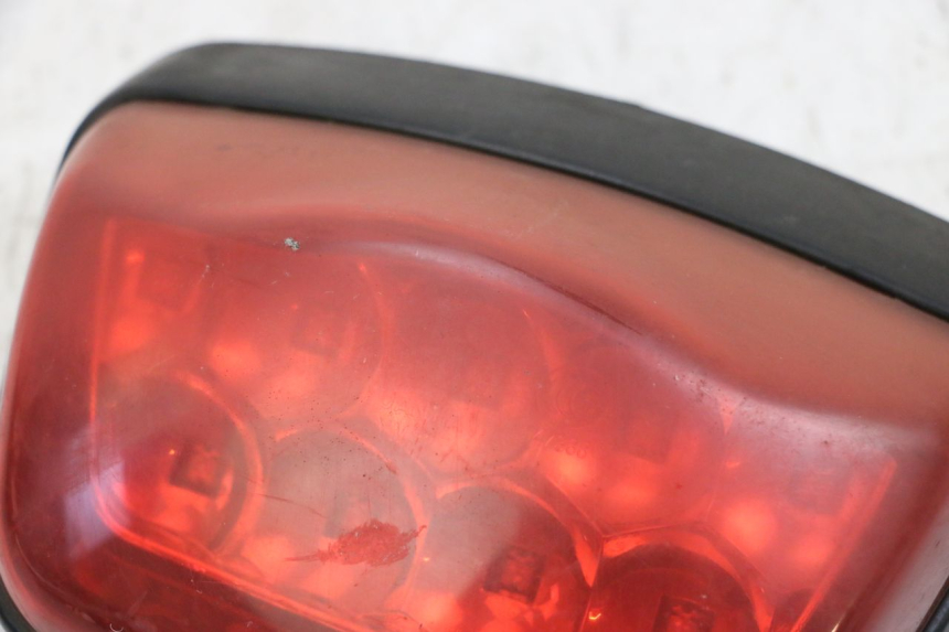 photo de Luz traseira JM MOTORS OLDIES GT 4T 50 (2018 - 2025) - Estado da superfície