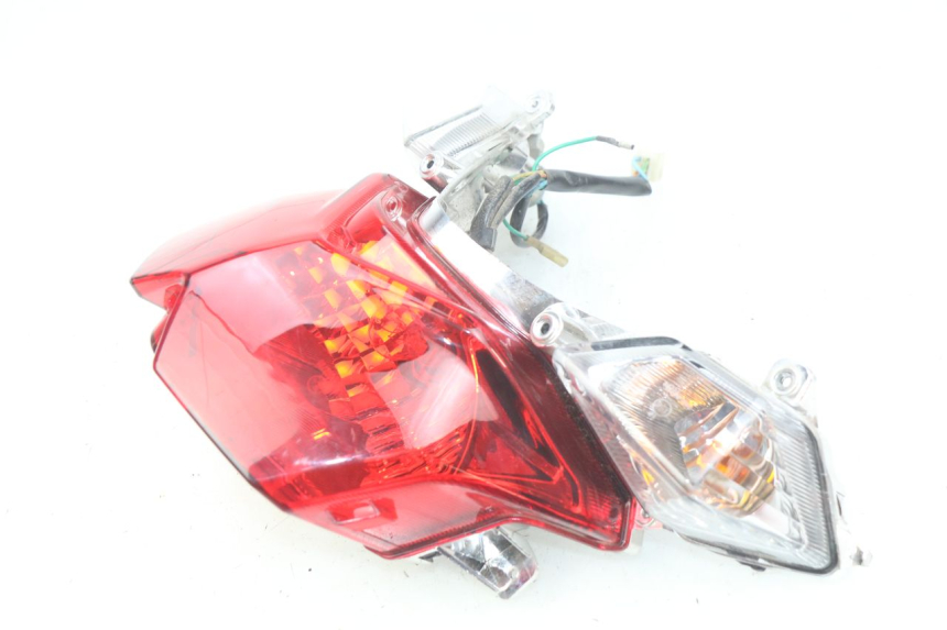photo de Luz traseira SYM ORBIT III 3 4T 50 (2018 - 2021) - Estado da superfície