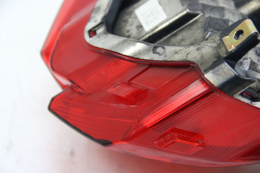 photo de Luz traseira SYM ORBIT III 3 4T 50 (2021 - 2025) - Pontos de fixação