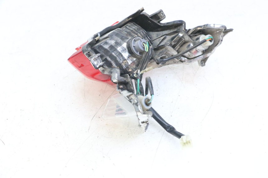 photo de Luz traseira SYM ORBIT III 3 4T 50 (2018 - 2021) - Outro ângulo de visão