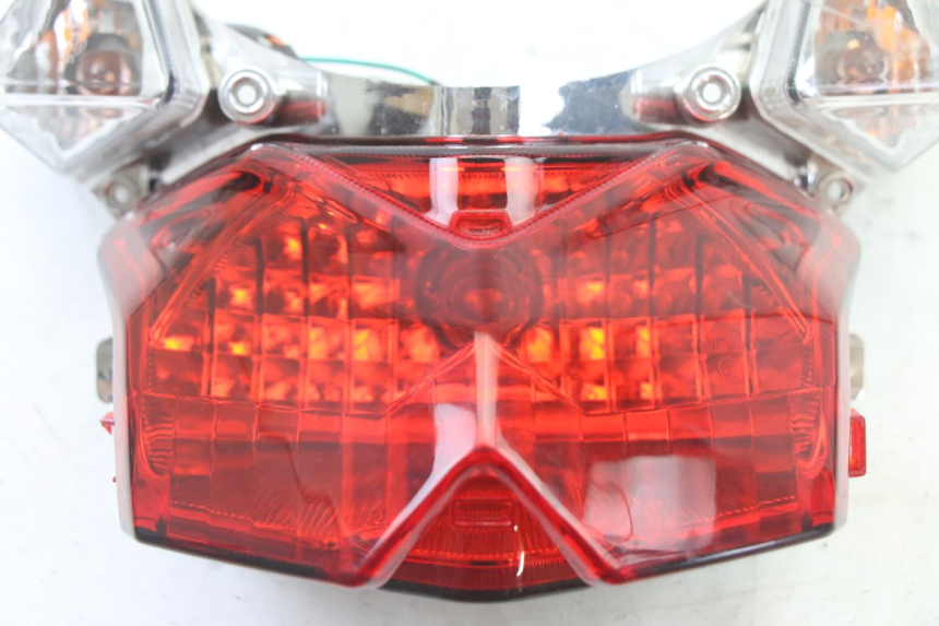 photo de Luz traseira SYM ORBIT III 3 4T 50 (2021 - 2025) - Vista geral