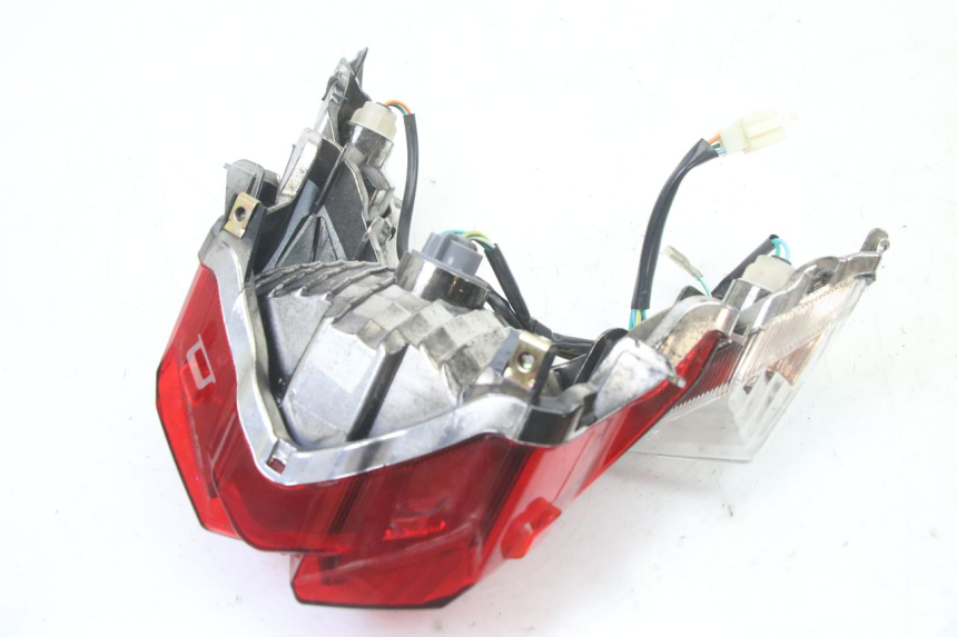 photo de Luz traseira SYM ORBIT III 3 4T 50 (2021 - 2025) - Marcações e referências