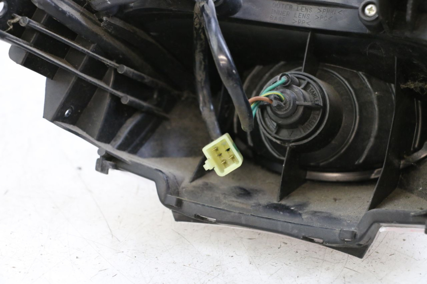 photo de Luz traseira HONDA PCX (JF47) 125 (2012 - 2013) - Zoom do estado de desgaste
