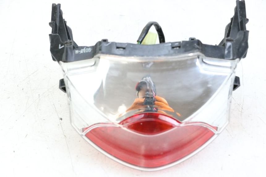 photo de Luz traseira HONDA PCX (JF47) 125 (2012 - 2013) - Outro ângulo de visão