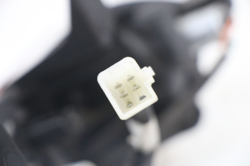 photo de Luz traseira PEUGEOT KISBEE 4T 50 (2018 - 2022) - Marcações e referências