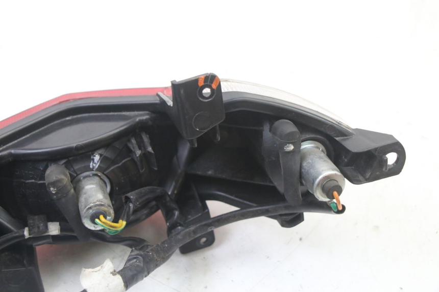 photo de Luz traseira PEUGEOT STREETZONE I 2T 50 (2018 - 2020) - Pontos de fixação