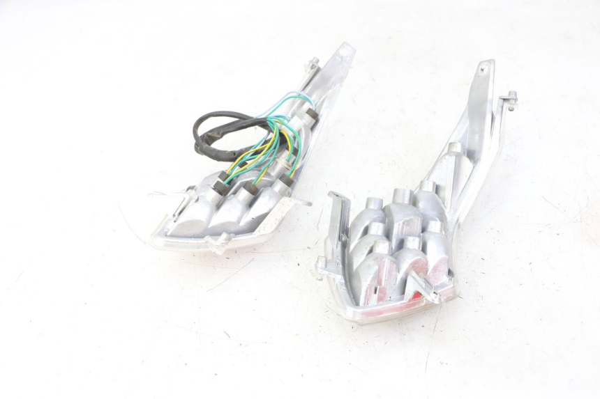 photo de Luz traseira PEUGEOT VIVACITY 125 (2010 - 2017) - Detalhe da peça