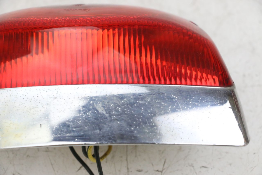 photo de Luz traseira PIAGGIO VESPA LX 150 (2005 - 2013) - Ampliação técnica