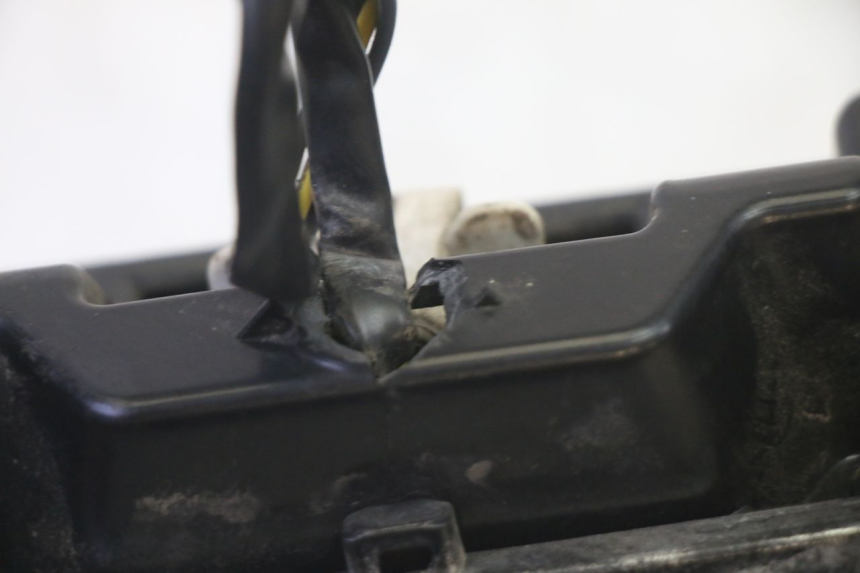 photo de Luz traseira RIDE RACE 2T 50 (2012 - 2017) - Pontos de fixação