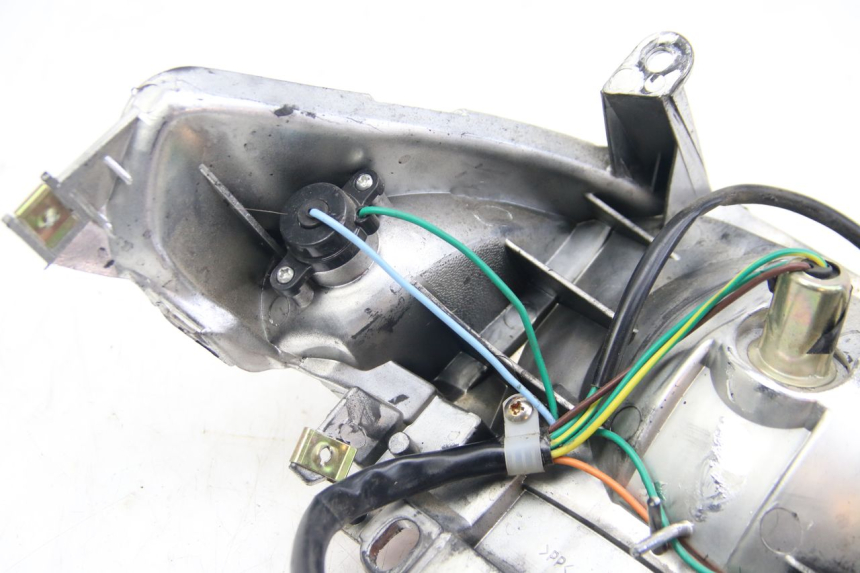 photo de Luz traseira TNT MOTOR ROMA 10' 4T 50 (2019 - 2022) - Estado da superfície