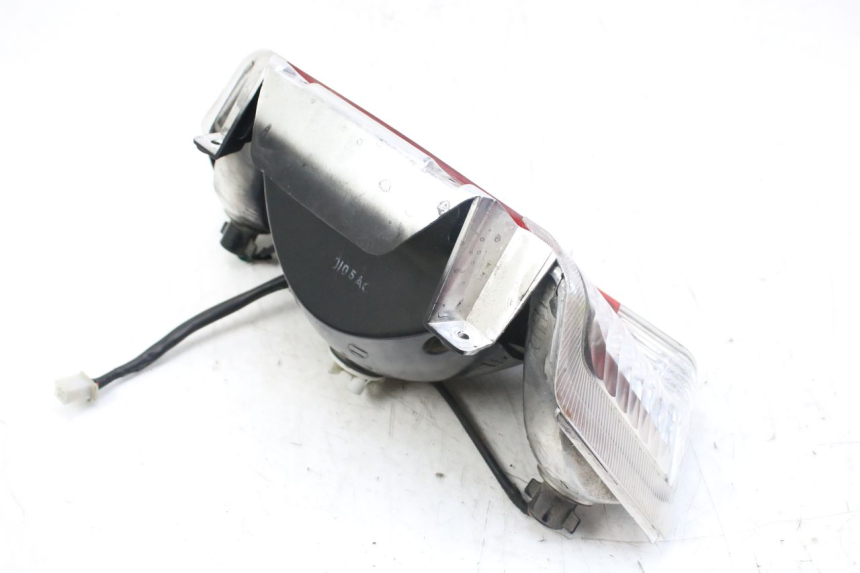 photo de Luz traseira DAELIM S2 FI 125 (2008 - 2017) - Pontos de fixação