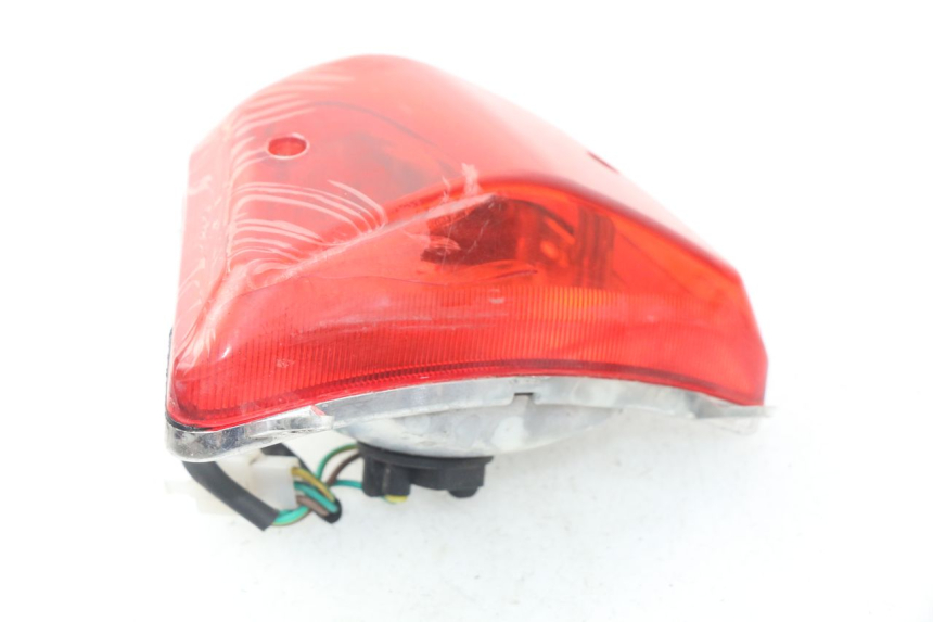 photo de Luz traseira DAELIM S4 50 (2010 - 2015) - Zoom do estado de desgaste