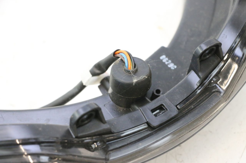 photo de LUZ TRASEIRA BAIKU SAKURA 1 (2021 - 2025) - Pontos de fixação