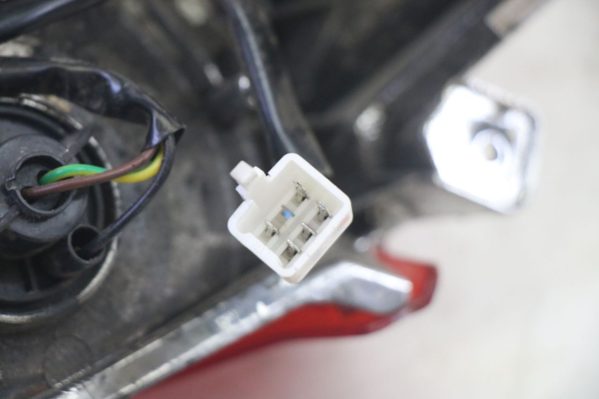 photo de Luz traseira JM MOTORS SANTANA EVO 50 (2024 - 2026) - Estado da superfície