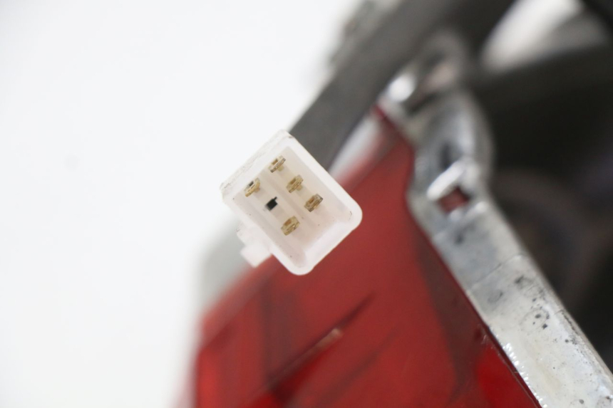 photo de Luz traseira JM MOTORS SANTANA 50 (2014 - 2023) - Pontos de fixação