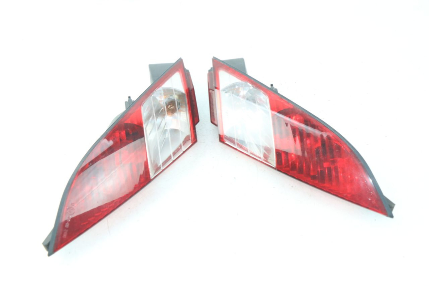 photo de Luz traseira PEUGEOT SATELIS 125 (2006 - 2009) - Vista principal