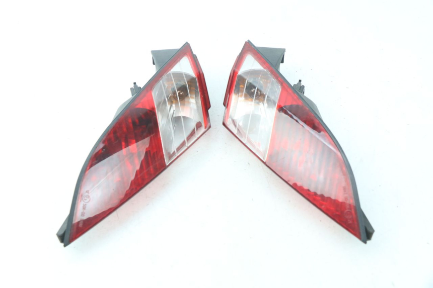 photo de Luz traseira PEUGEOT SATELIS 125 (2006 - 2009) - Detalhe da peça