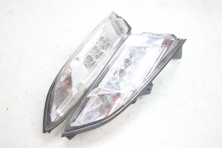 photo de LUZ TRASEIRA PEUGEOT SATELIS 125 (2013 - 2018) - Vista principal