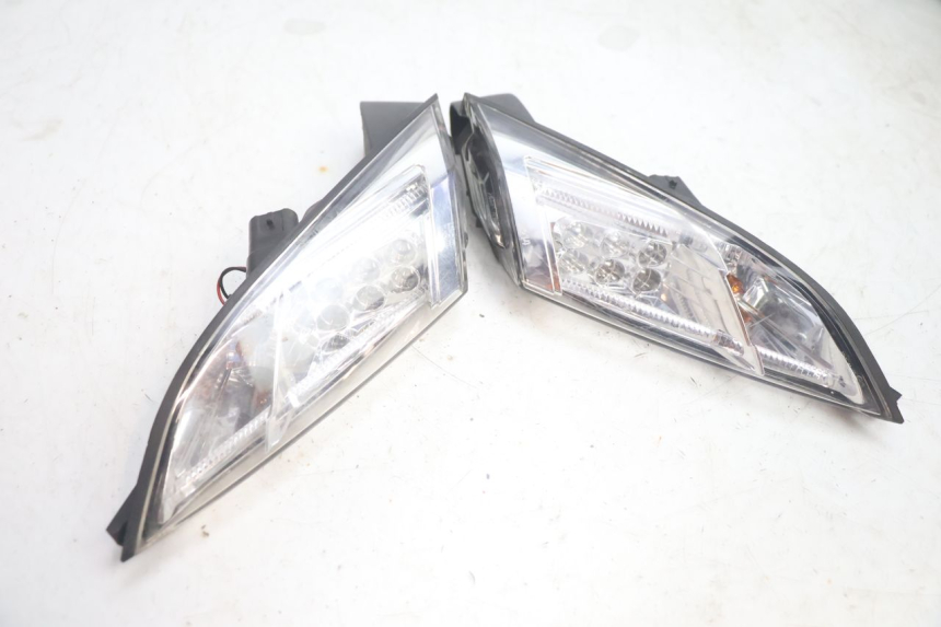photo de LUZ TRASEIRA PEUGEOT SATELIS 125 (2013 - 2018) - Detalhe da peça