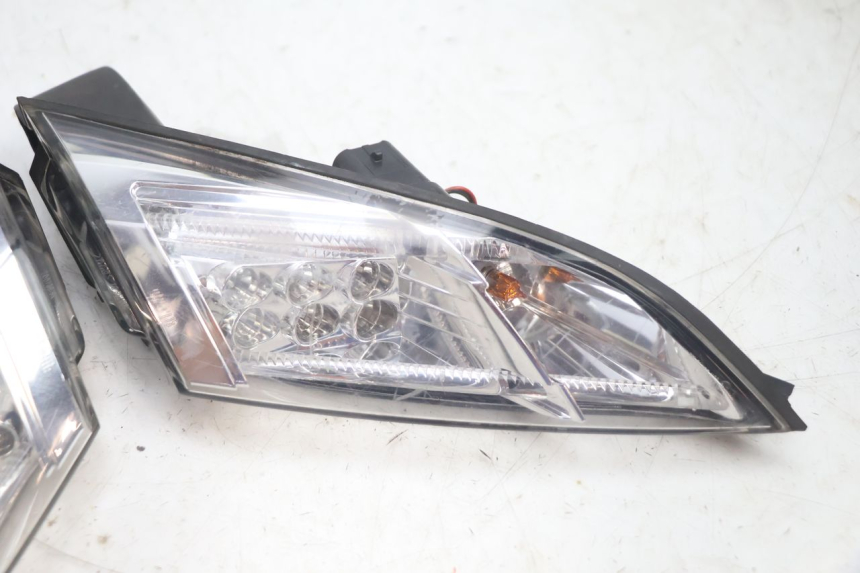 photo de LUZ TRASEIRA PEUGEOT SATELIS 125 (2013 - 2018) - Ampliação técnica