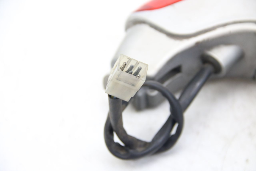 photo de Luz traseira APRILIA SCARABEO 4T 50 (2009 - 2017) - Pontos de fixação