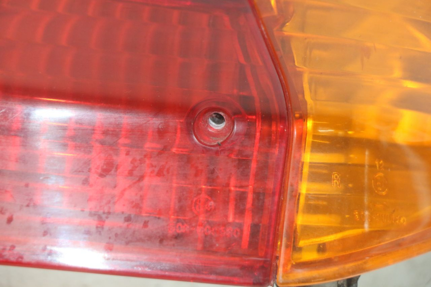 photo de Luz traseira HONDA SCV LEAD 100 (2003 - 2007) - Estado da superfície