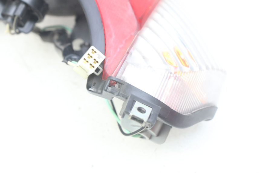 photo de Luz traseira SUZUKI SIXTEEN 125 (2008 - 2010) - Estado da superfície