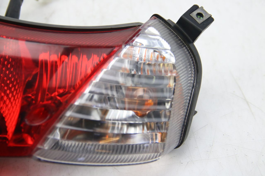 photo de Luz traseira SUZUKI SIXTEEN 125 (2008 - 2010) - Outro ângulo de visão