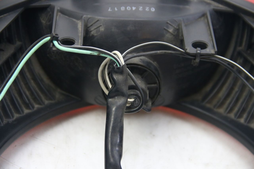 photo de Luz traseira SUZUKI SIXTEEN 125 (2008 - 2010) - Marcações e referências