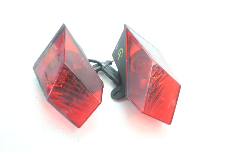 photo de LUZ TRASEIRA CAN-AM SPYDER RS 1000 (2008 - 2012) - Pontos de fixação