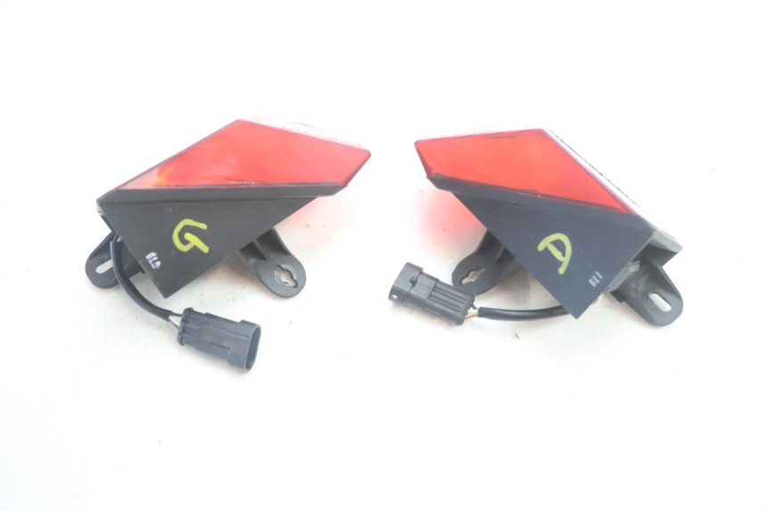 photo de LUZ TRASEIRA CAN-AM SPYDER RS 1000 (2008 - 2012) - Estado da superfície