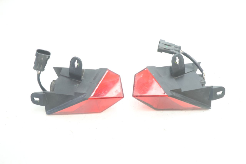 photo de LUZ TRASEIRA CAN-AM SPYDER RS 1000 (2008 - 2012) - Peça verificada