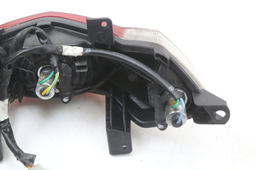 photo de Luz traseira PEUGEOT STREETZONE I 2T 50 (2018 - 2020) - Pontos de fixação