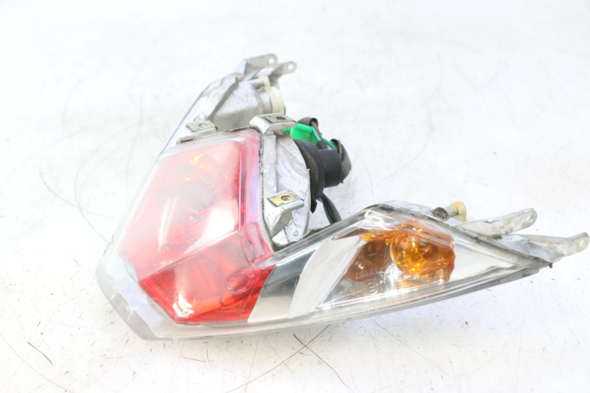 photo de LUZ TRASEIRA KYMCO SUPER 8 2T 50 (2007 - 2013) - Zoom do estado de desgaste
