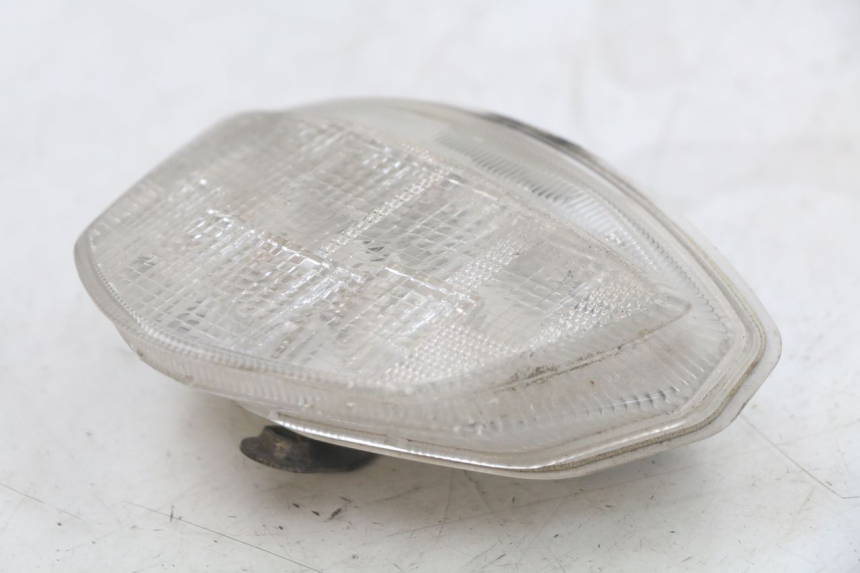 photo de Luz traseira SUZUKI GSR 750 (2011 - 2017) - Zoom do estado de desgaste