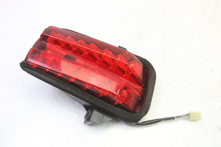 photo de Luz traseira SUZUKI SV S 650 (2003 - 2009) - Outro ângulo de visão