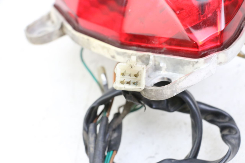 photo de Luz traseira SYM ORBIT 2 4T 50 (2018 - 2022) - Zoom do estado de desgaste