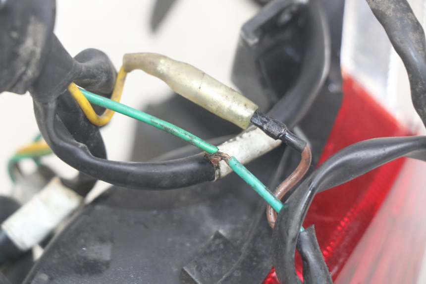 photo de Luz traseira PEUGEOT TWEET 4T 50 (2018 - 2022) - Detalhe da peça
