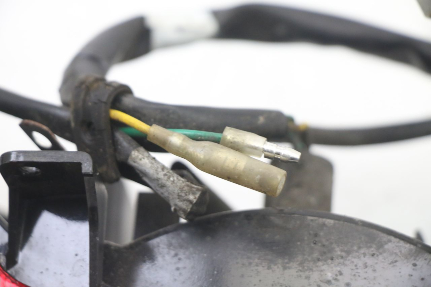 photo de Luz traseira PEUGEOT TWEET 4T 50 (2018 - 2022) - Pontos de fixação