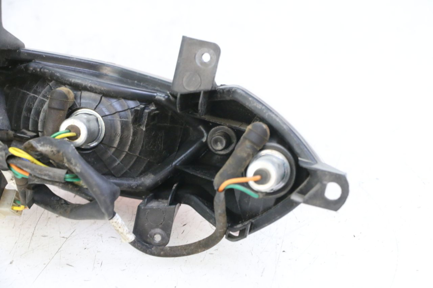 photo de Luz traseira PEUGEOT TWEET 4T 50 (2014 - 2019) - Outro ângulo de visão