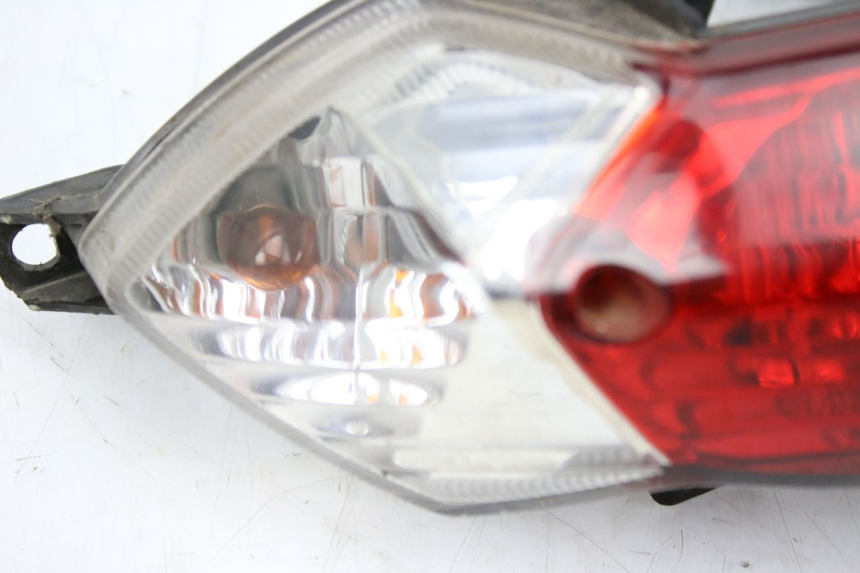 photo de Luz traseira PEUGEOT TWEET 125 (2010 - 2017) - Outro ângulo de visão