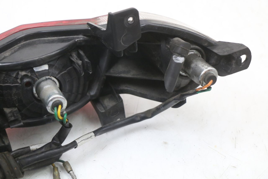 photo de Luz traseira PEUGEOT TWEET 125 (2018 - 2021) - Pontos de fixação