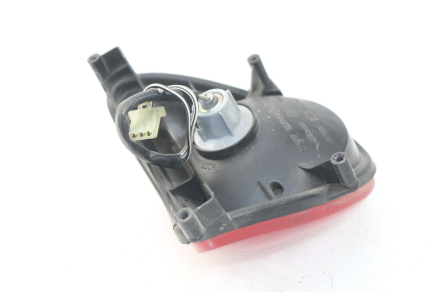 photo de Luz traseira SUZUKI UC EPICURO 125 (1999 - 2003) - Outro ângulo de visão